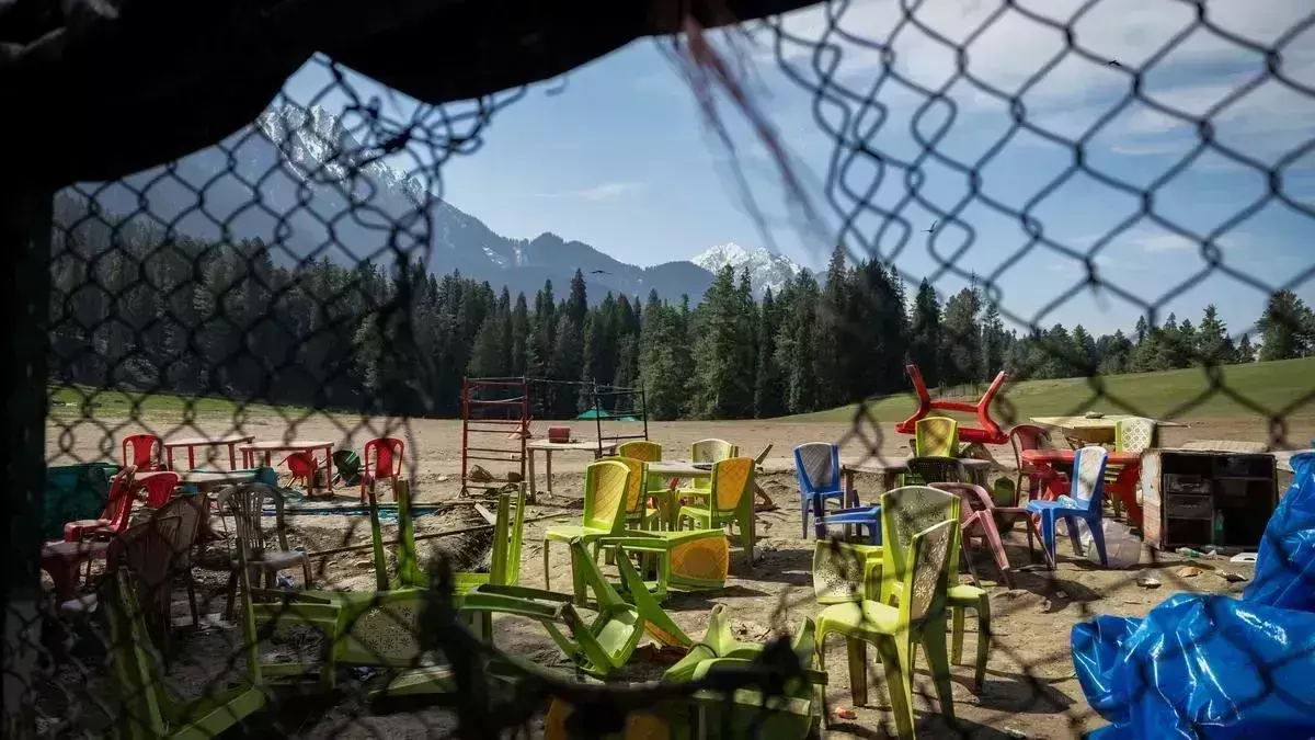 Pahalgam Attack: దాడికి కొన్నిరోజుల ముందే  నాలుగుచోట్ల రెక్కీ నిర్వహించి.. Pahalgam Attack: దాడికి కొన్నిరోజుల ముందే  నాలుగుచోట్ల రెక్కీ నిర్వహించి..