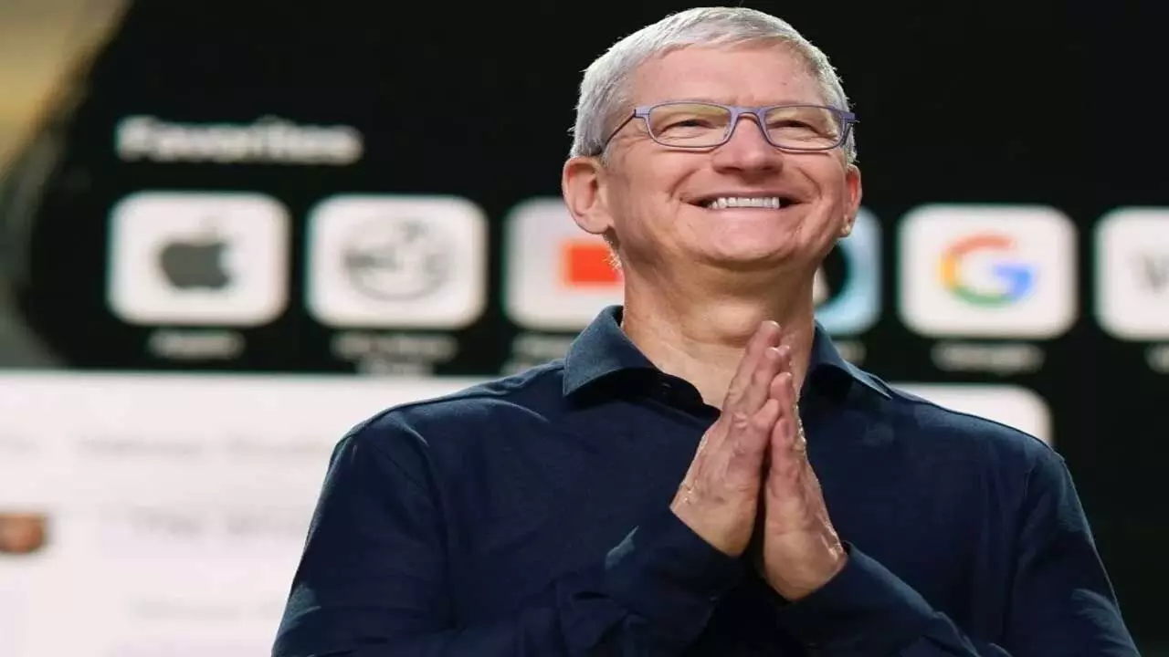 Apple CEO Tim Cook : అమెరికాలో మేకిన్ ఇండియా ఐ ఫోన్ల అమ్మకాల జోరు Apple CEO Tim Cook : అమెరికాలో మేకిన్ ఇండియా ఐ ఫోన్ల అమ్మకాల జోరు
