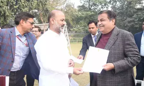 Bandi Sanjay : కరీంనగర్-పిట్లం మార్గాన్ని నేషనల్ హైవేగా ప్రకటించండి .. బండి సంజయ్ Bandi Sanjay : కరీంనగర్-పిట్లం మార్గాన్ని నేషనల్ హైవేగా ప్రకటించండి .. బండి సంజయ్