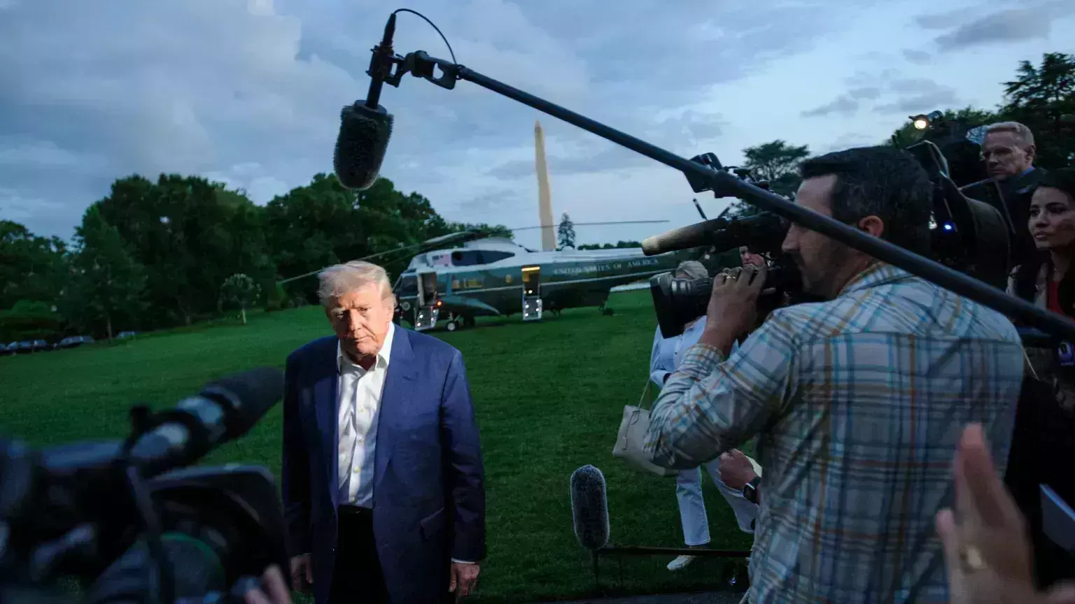 Trump: విదేశీ సినిమాలపై ట్రంప్ సుంకాల మోత Trump: విదేశీ సినిమాలపై ట్రంప్ సుంకాల మోత
