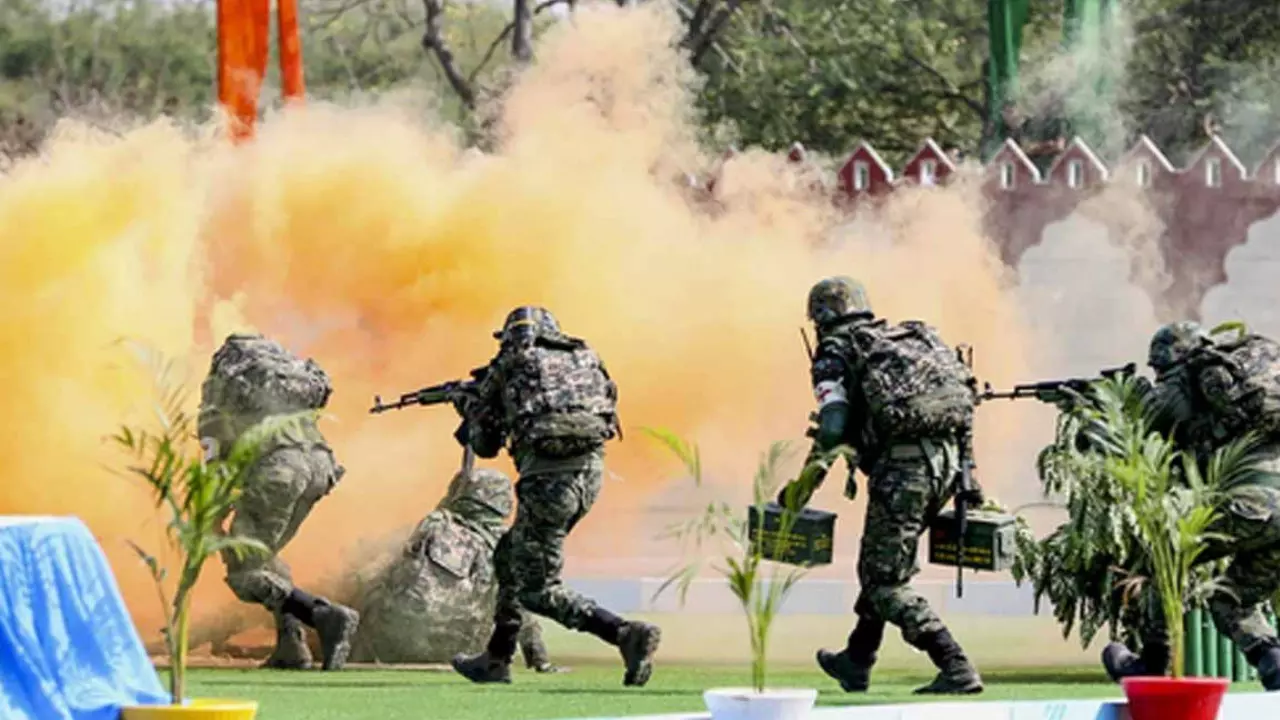 Mock Drills : హైదరాబాద్, వైజాగ్ లో మాల్.. ఏర్పాట్లు షురూ! Mock Drills : హైదరాబాద్, వైజాగ్ లో మాల్.. ఏర్పాట్లు షురూ!