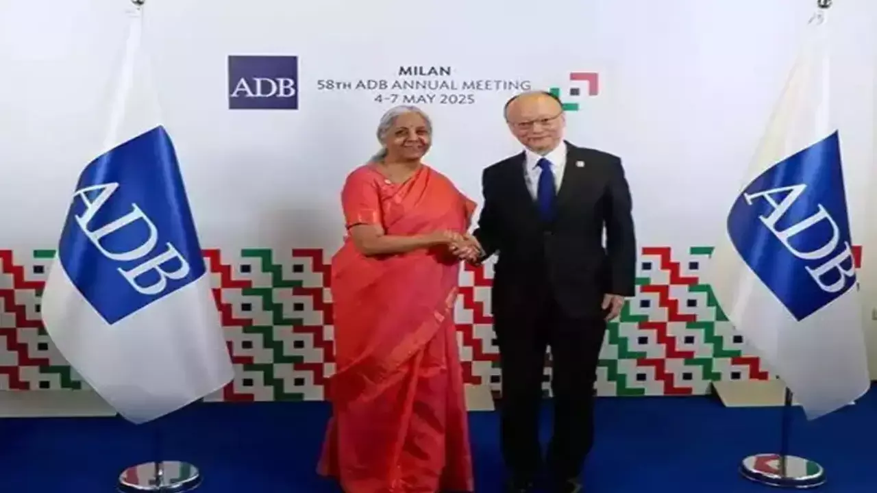 Nirmala Sitharaman : పాకిస్తాన్ కు నిధులు ఇవ్వొద్దు.. నిర్మలమ్మ చర్చలు