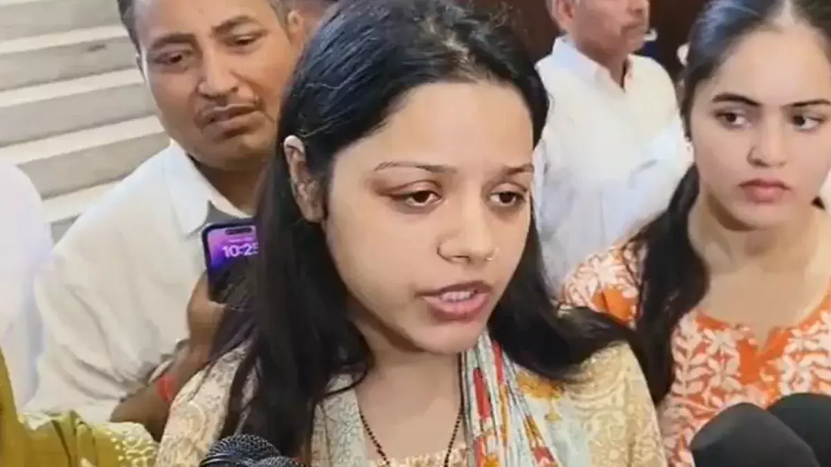 Navy officer’s wife: ఉగ్రవాద అంతానికి  ఆరంభం  ఇది ..: ఆపరేషన్ సిందూర్పై హిమాన్షి నర్వాల్ స్పందన Navy officer’s wife: ఉగ్రవాద అంతానికి  ఆరంభం  ఇది ..: ఆపరేషన్ సిందూర్పై హిమాన్షి నర్వాల్ స్పందన