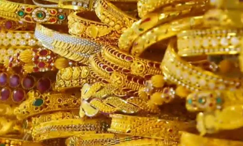 GOLD: పాక్పై భారత్ దాడి.. పెరిగిన బంగారం ధర GOLD: పాక్పై భారత్ దాడి.. పెరిగిన బంగారం ధర