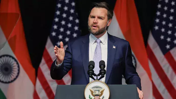JD Vance: భారత్-పాక్ మధ్య ఉద్రిక్తత పై అమెరికా ఉపాధ్యక్షుడు ఆసక్తికర వ్యాఖ్యలు JD Vance: భారత్-పాక్ మధ్య ఉద్రిక్తత పై అమెరికా ఉపాధ్యక్షుడు ఆసక్తికర వ్యాఖ్యలు