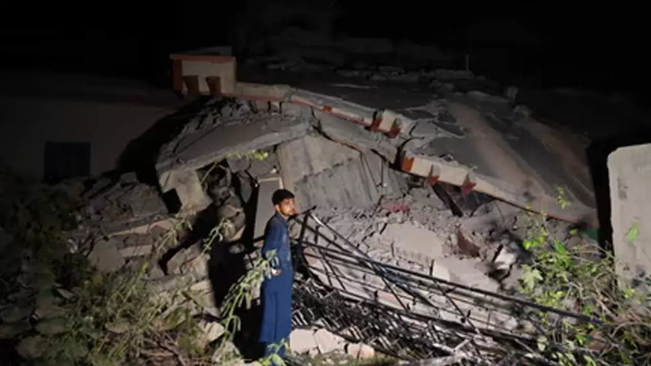 Earthquake : పాకిస్థాన్‌లో భూకంపం.. ప్రకృతి కూడా వదలడం లేదు