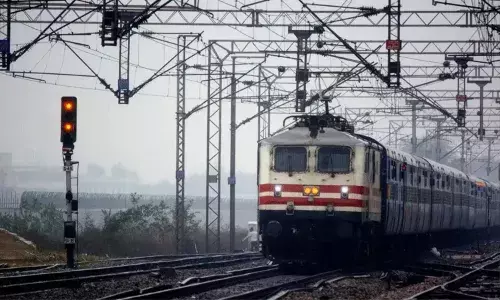 రాత్రి సమయంలో సరిహద్దు ప్రాంతాల్లో రైళ్లు రద్దు