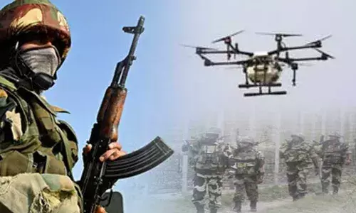 Drone Attacks : చండీగఢ్, శ్రీనగర్ లో దాడులు.. తిప్పికొట్టిన బీఎస్ఎఫ్ Drone Attacks : చండీగఢ్, శ్రీనగర్ లో దాడులు.. తిప్పికొట్టిన బీఎస్ఎఫ్