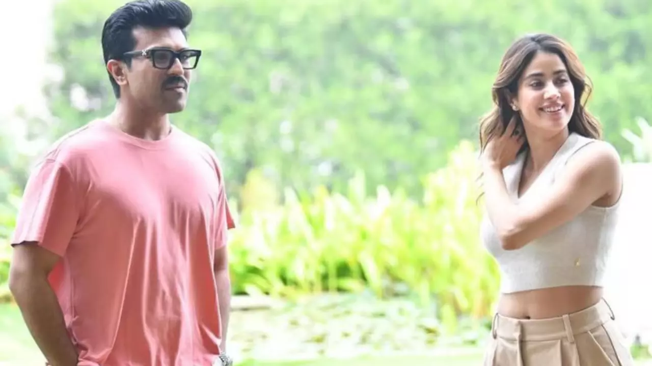 Ram Charan : పెద్దితో జాయిన్ కాబోతోన్న జాన్వీ Ram Charan : పెద్దితో జాయిన్ కాబోతోన్న జాన్వీ