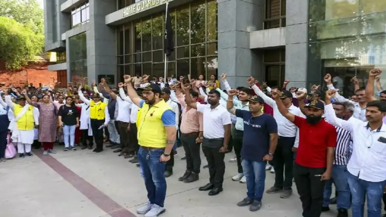 Chandigarh Youth : దేశం కోసం ప్రాణాలిస్తం.. చండీగఢ్ యువత Chandigarh Youth : దేశం కోసం ప్రాణాలిస్తం.. చండీగఢ్ యువత