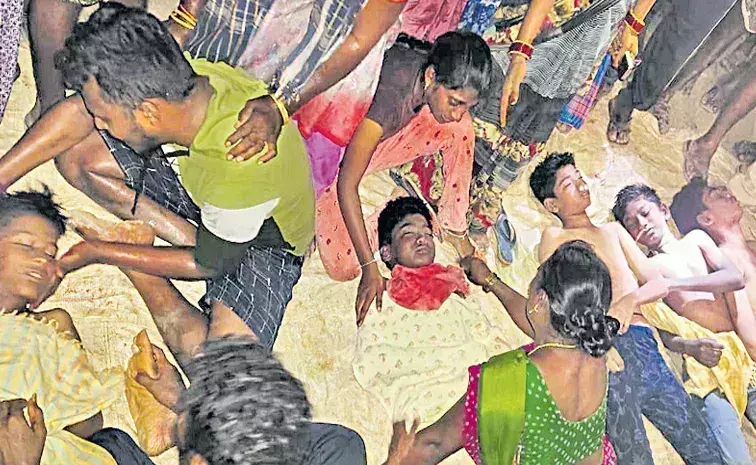 sad: చెరువులో ఈతకు దిగి 8 మంది చిన్నారులు మృతి