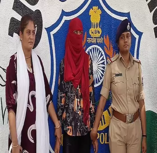 RAPE: టీచర్ను గర్భవతిని చేసిన 13 ఏళ్ల విద్యార్థి RAPE: టీచర్ను గర్భవతిని చేసిన 13 ఏళ్ల విద్యార్థి