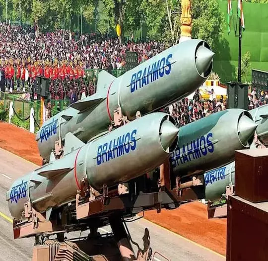 INDIA: రక్షణ రంగంలో భారత్ దూకుడు..! INDIA: రక్షణ రంగంలో భారత్ దూకుడు..!