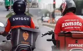 Zomato, Swiggy: వర్షం పడితే అదనపు ఛార్జీలు. Zomato, Swiggy: వర్షం పడితే అదనపు ఛార్జీలు.
