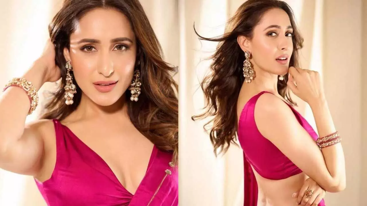 Pragya Jaiswal : ప్రగ్యాజైస్వాల్ డ్రీమ్ గర్ల్ పిక్స్.. ఫోటోలు వైరల్ Pragya Jaiswal : ప్రగ్యాజైస్వాల్ డ్రీమ్ గర్ల్ పిక్స్.. ఫోటోలు వైరల్