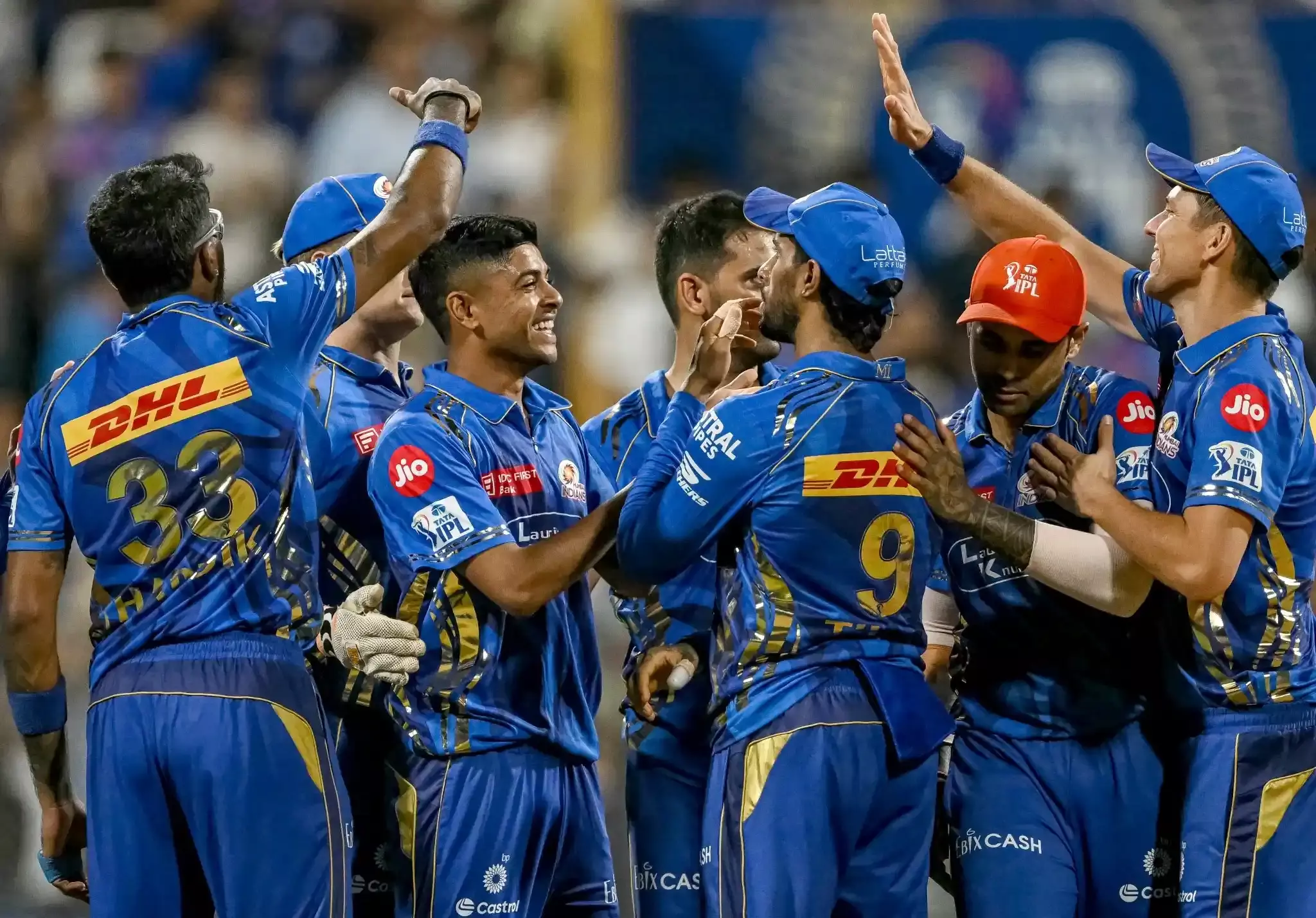 IPL: ముంబై ప్లే ఆఫ్స్ చేరడం ఖాయమేనా...? IPL: ముంబై ప్లే ఆఫ్స్ చేరడం ఖాయమేనా...?
