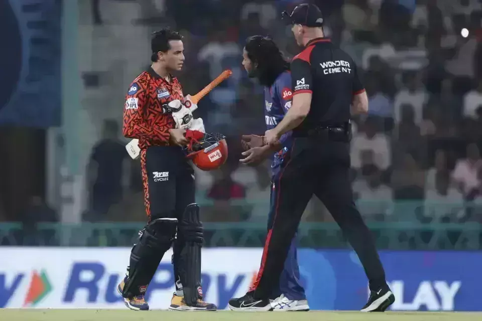 IPL: ప్లే ఆఫ్స్ రేసు నుంచి లక్నో అవుట్ IPL: ప్లే ఆఫ్స్ రేసు నుంచి లక్నో అవుట్