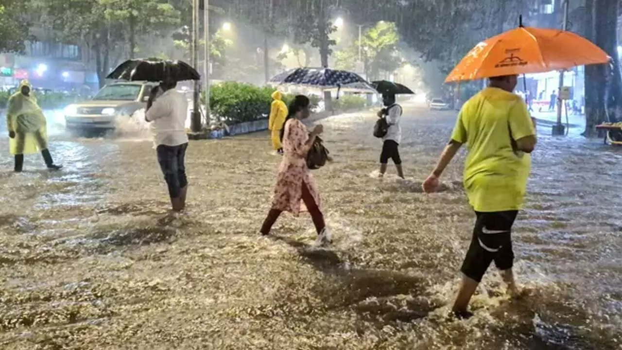 Hyderabad Heavy Rains : ఇవాళ సాయంత్రం హైదరాబాద్ లో కుండపోత Hyderabad Heavy Rains : ఇవాళ సాయంత్రం హైదరాబాద్ లో కుండపోత