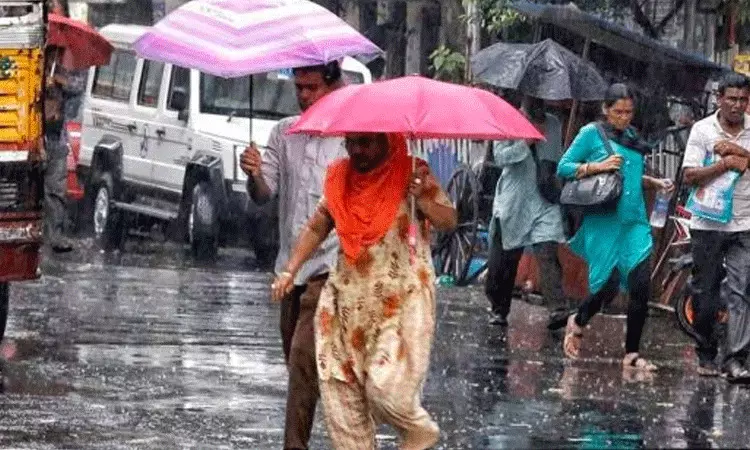 4-5 రోజుల్లో కేరళలో రుతుపవనాలు ప్రారంభం: భారత వాతావరణ శాఖ 4-5 రోజుల్లో కేరళలో రుతుపవనాలు ప్రారంభం: భారత వాతావరణ శాఖ