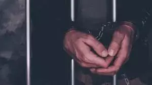 Serial Killer: డ్రైవర్లను  చంపేసి.. మొసళ్లకు ఆహారంగా వేసిన సీరియల్ కిల్లర్ అరెస్టు Serial Killer: డ్రైవర్లను  చంపేసి.. మొసళ్లకు ఆహారంగా వేసిన సీరియల్ కిల్లర్ అరెస్టు