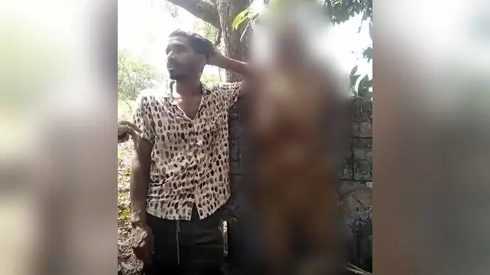 West Bengal: మహిళ మృతదేహాన్నితవ్వి తీసి.. సెల్ఫీ West Bengal: మహిళ మృతదేహాన్నితవ్వి తీసి.. సెల్ఫీ