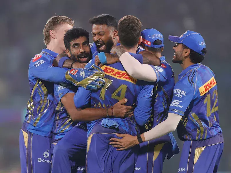 IPL: ప్లే ఆఫ్స్కు ముంబై ఇండియన్స్ IPL: ప్లే ఆఫ్స్కు ముంబై ఇండియన్స్