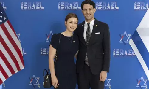 Washington: త్వరలో వివాహం చేసుకోబోతున్న యువ జంటపై కాల్పులు..