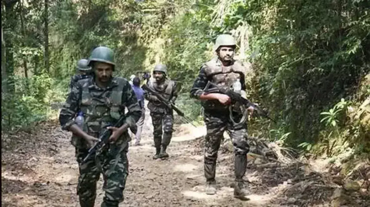 Chattishgarh: ఛత్తీస్గఢ్లో కొనసాగుతున్న ఎదురుకాల్పులు. Chattishgarh: ఛత్తీస్గఢ్లో కొనసాగుతున్న ఎదురుకాల్పులు.