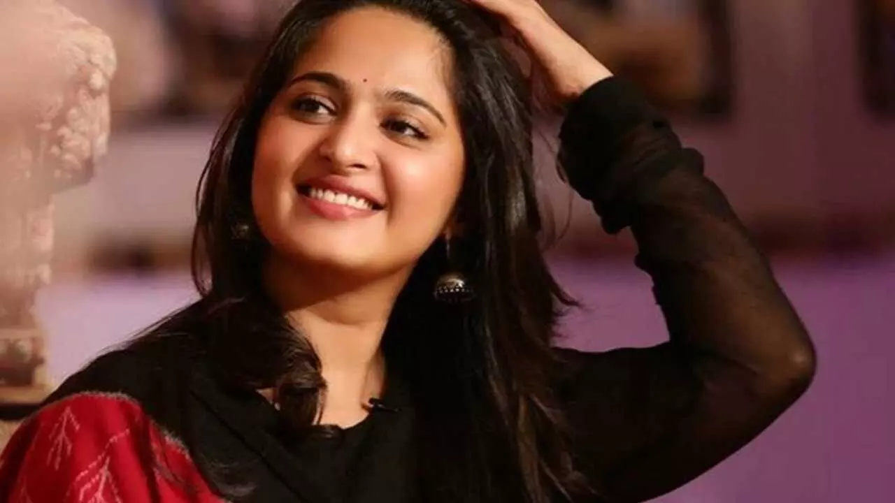 Anushka Shetty : ఇక కెరీర్ లో గ్యాప్ తీసుకోను.. అనుష్క శెట్టి Anushka Shetty : ఇక కెరీర్ లో గ్యాప్ తీసుకోను.. అనుష్క శెట్టి