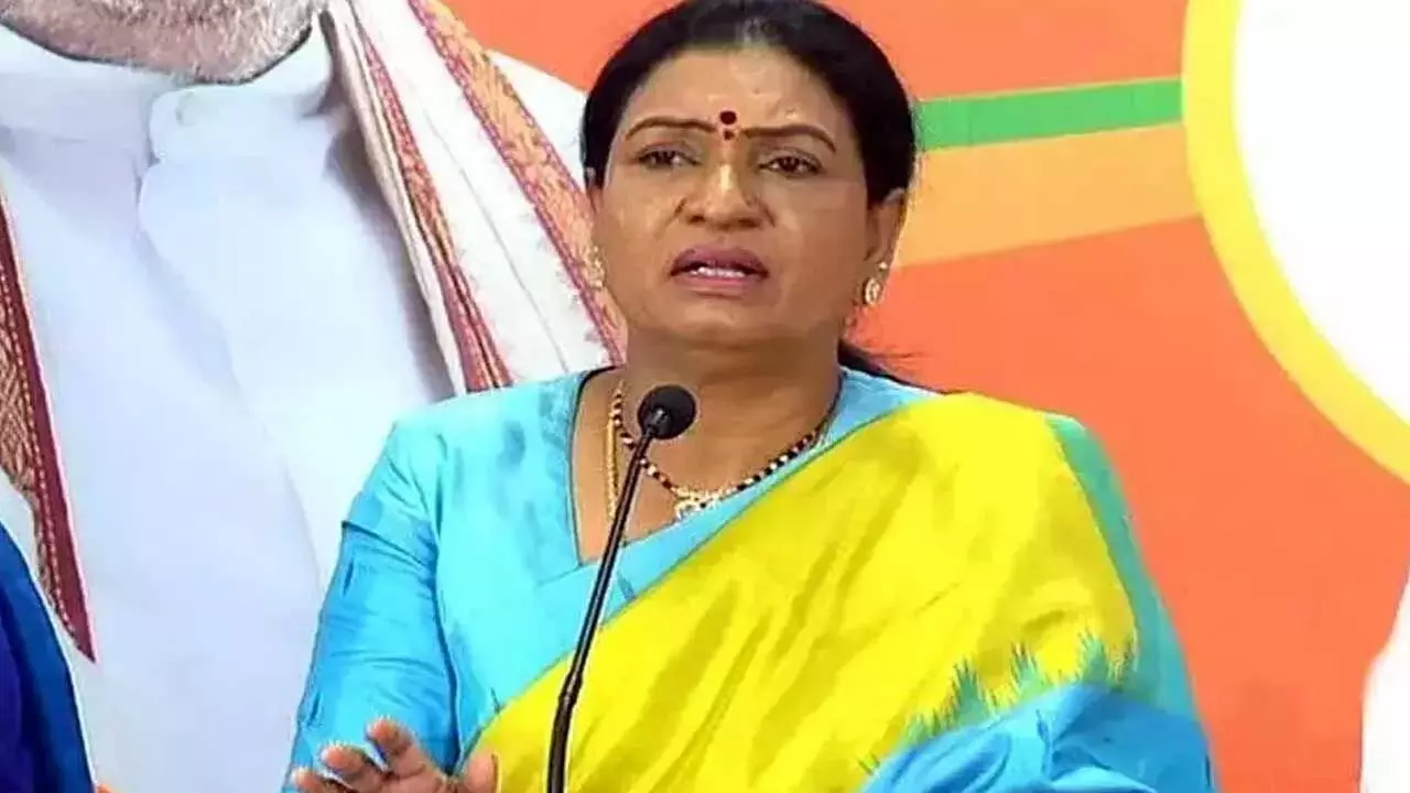 DK Aruna : దయ్యాలెవరో కేసీఆర్ ఫ్యామిలీ చెప్పాలి : డీకే అరుణ DK Aruna : దయ్యాలెవరో కేసీఆర్ ఫ్యామిలీ చెప్పాలి : డీకే అరుణ
