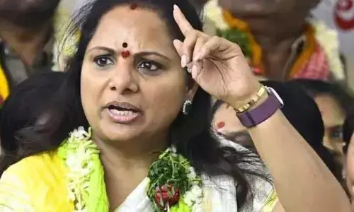 KAVITHA:కేసీఆర్ దేవుడు.. ఆయన చుట్టూ దెయ్యాలు KAVITHA:కేసీఆర్ దేవుడు.. ఆయన చుట్టూ దెయ్యాలు