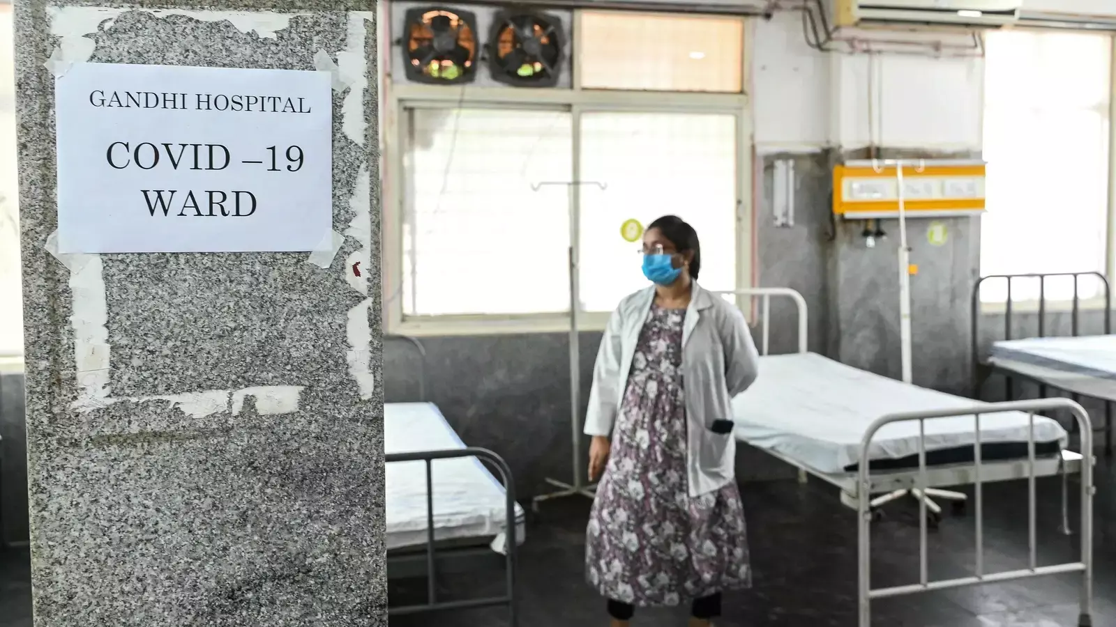 Corona:  కొత్త కొవిడ్ వేరియంట్లు:  వృద్ధులు, బాలలకు మాస్క్ తప్పనిసరి Corona:  కొత్త కొవిడ్ వేరియంట్లు:  వృద్ధులు, బాలలకు మాస్క్ తప్పనిసరి