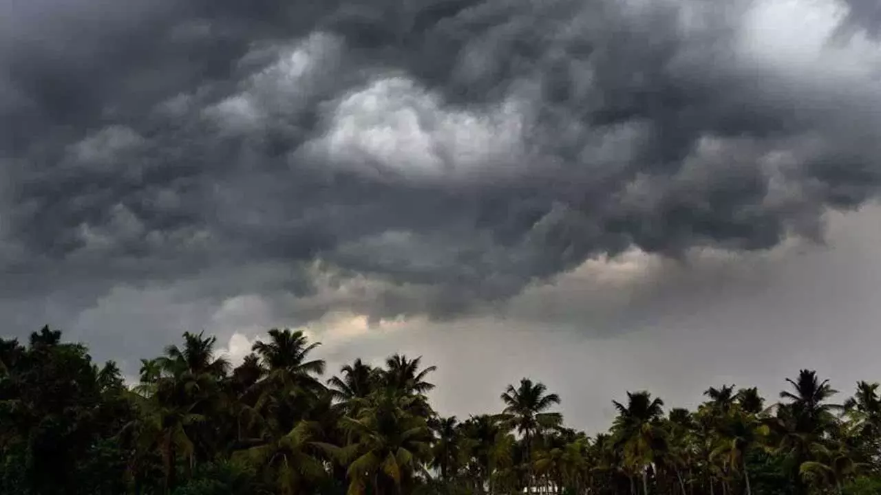 Telangana : తెలంగాణలోకి నైరుతి రుతుపవనాలు Telangana : తెలంగాణలోకి నైరుతి రుతుపవనాలు