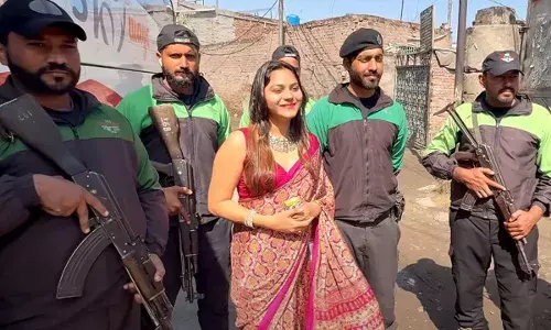 Pak Security : జ్యోతి మల్హోత్రాకు ఆరుగురు గన్ మెన్లు Pak Security : జ్యోతి మల్హోత్రాకు ఆరుగురు గన్ మెన్లు