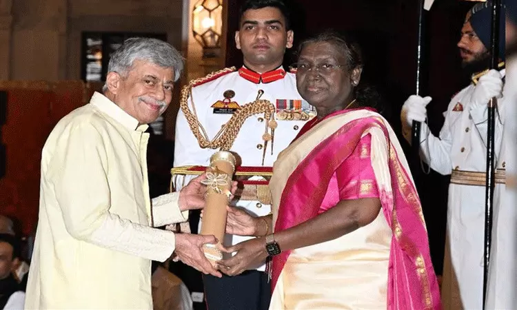 300 సినిమాలు పైగా చేసిన శాండల్ వుడ్ నటుడు అనంత్ నాగ్ కు పద్మ భూషణ్.. 300 సినిమాలు పైగా చేసిన శాండల్ వుడ్ నటుడు అనంత్ నాగ్ కు పద్మ భూషణ్..