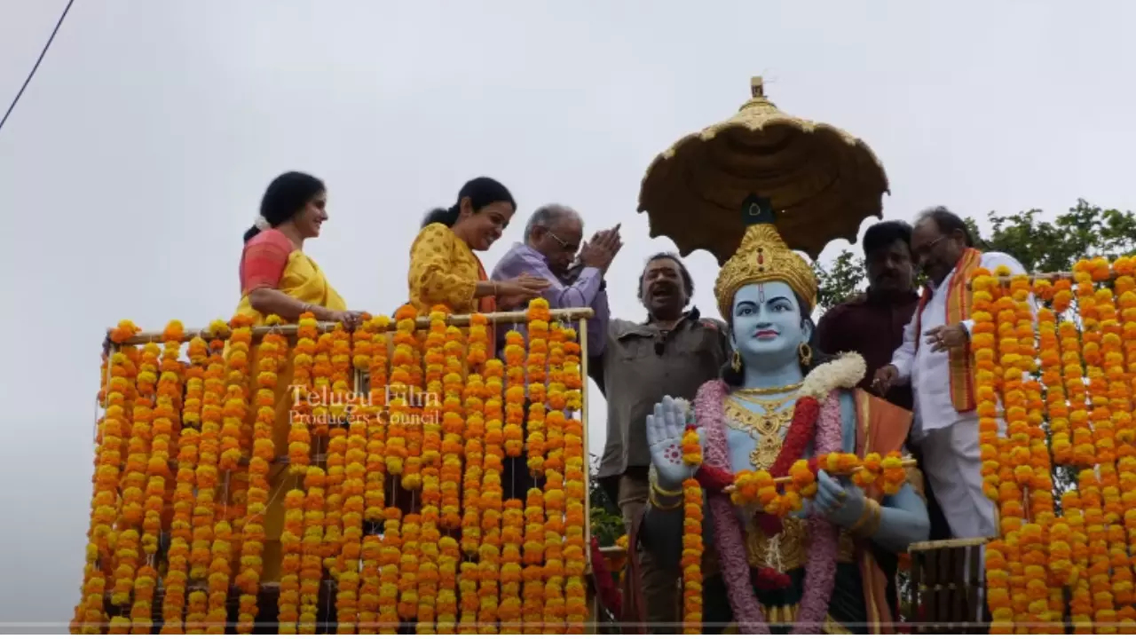 Sr. NTR : నందమూరి తారకరాముడు అందరి గుండెల్లో ఉన్నాడు Sr. NTR : నందమూరి తారకరాముడు అందరి గుండెల్లో ఉన్నాడు