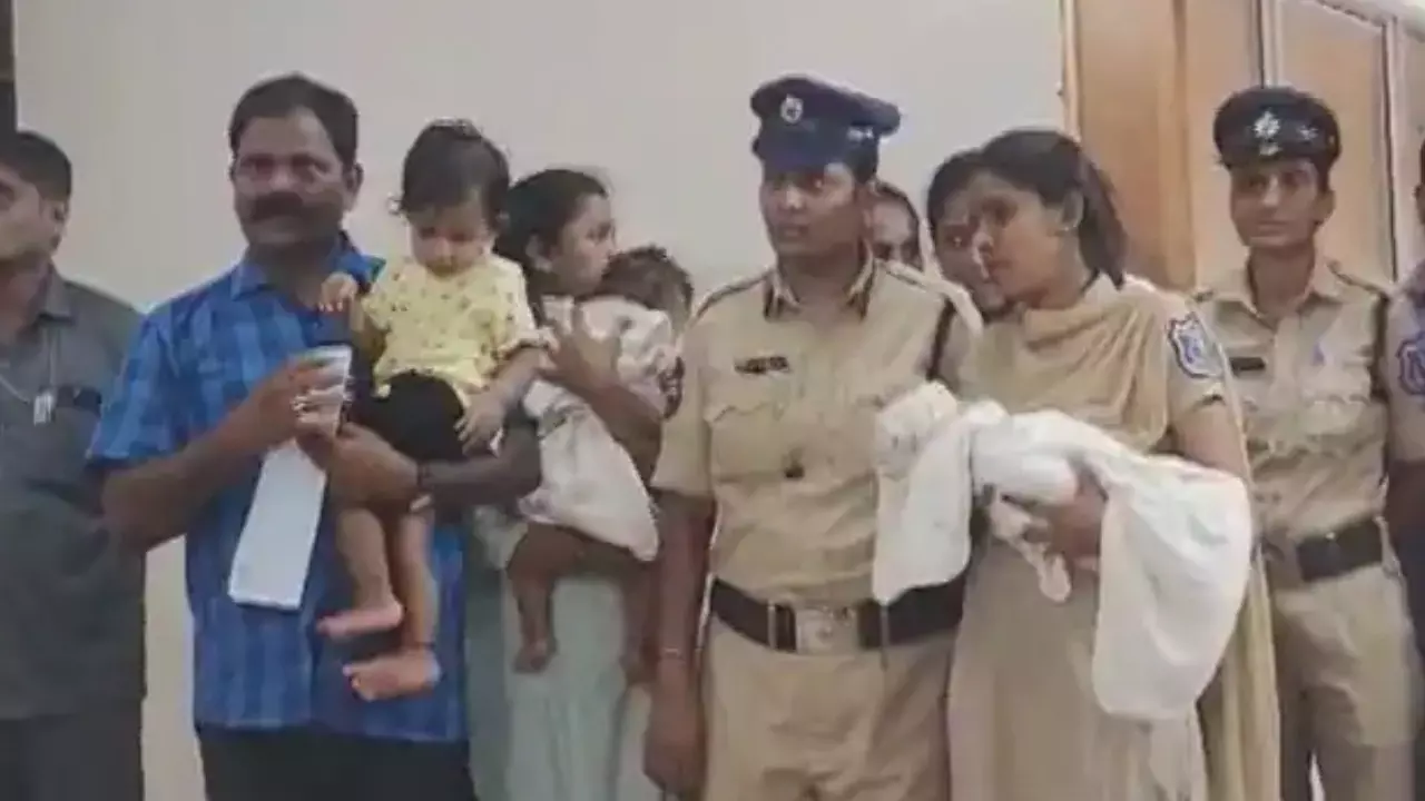 Child Trafficking Racket : చిన్నారులను అమ్మే ముఠా గుట్టురటు Child Trafficking Racket : చిన్నారులను అమ్మే ముఠా గుట్టురటు