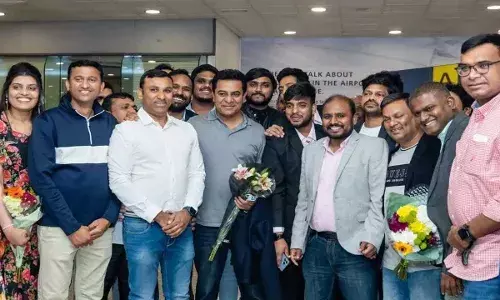 KTR : లండన్ లో కేటీఆర్ కు ఘన స్వాగతం KTR : లండన్ లో కేటీఆర్ కు ఘన స్వాగతం