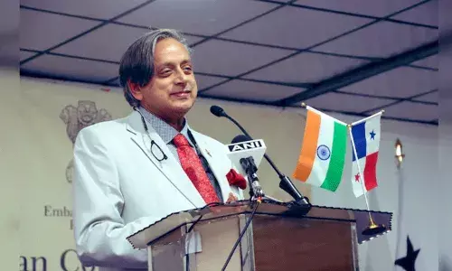 కాంగ్రెస్ ఎంపీ శశిథరూర్ తాజా వ్యాఖ్యలు.. సొంత పార్టీలోనే వ్యతిరేకత