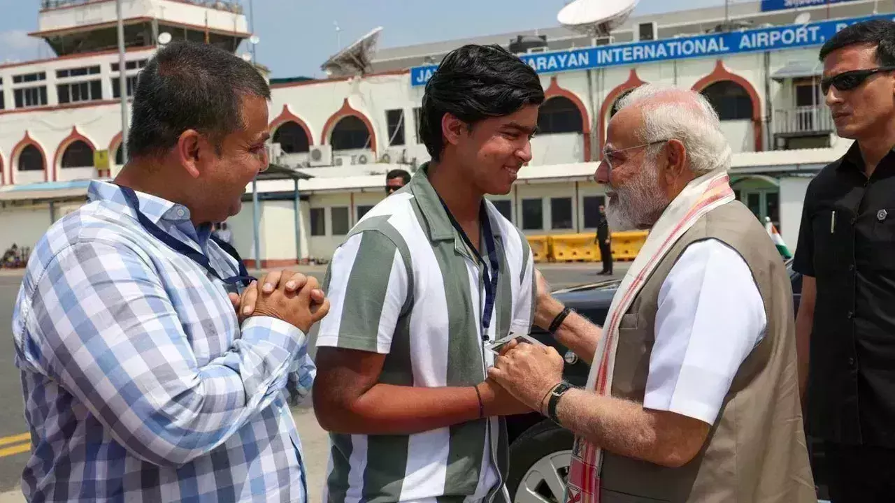 IPL: ప్రధాని మోదీని కలిసిన వైభవ్ IPL: ప్రధాని మోదీని కలిసిన వైభవ్