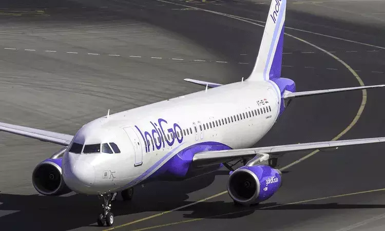 పక్షి ఢీకొనడంతో ఇండిగో విమానం అత్యవసర ల్యాండింగ్..