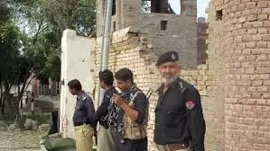 Pakistan: పాకిస్తాన్ లో జైలు నుంచి 200 మంది ఖైదీలు పరార్ Pakistan: పాకిస్తాన్ లో జైలు నుంచి 200 మంది ఖైదీలు పరార్