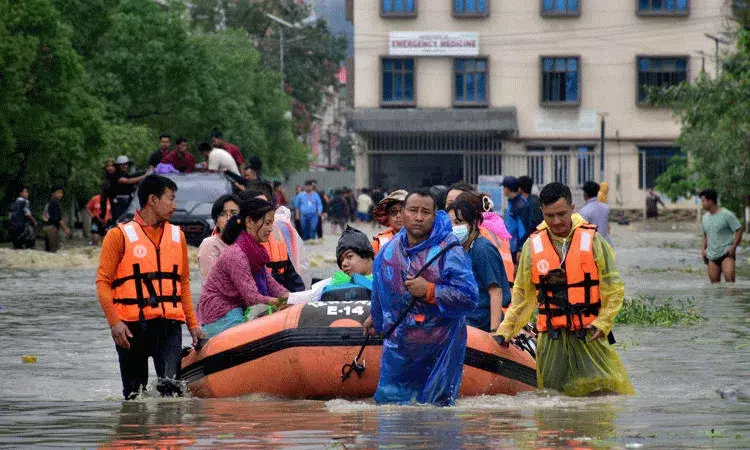 ఈశాన్య రాష్ట్రాలో భారీ వర్షాలు, వరదలు.. 36కి చేరిన మృతులు, 5.5 లక్షలకు పైగా బాధితులు ఈశాన్య రాష్ట్రాలో భారీ వర్షాలు, వరదలు.. 36కి చేరిన మృతులు, 5.5 లక్షలకు పైగా బాధితులు