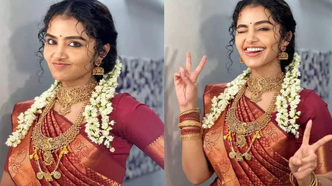 Anupama : అందాల అనుపమ.. సోషల్ మీడియాలో ఫొటోలు వైరల్ Anupama : అందాల అనుపమ.. సోషల్ మీడియాలో ఫొటోలు వైరల్