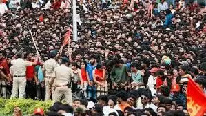RCB: తొక్కిసలాటలో సంచలన విషయాలు RCB: తొక్కిసలాటలో సంచలన విషయాలు