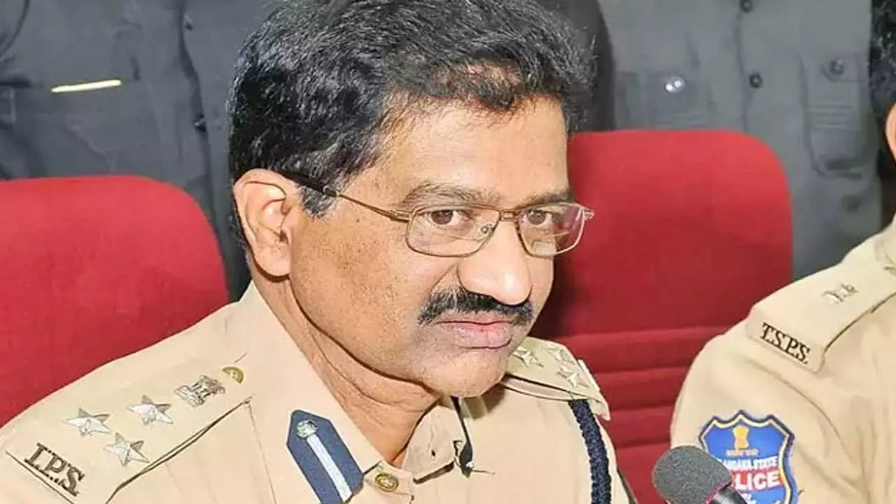 Phone Tapping Case : హైదరాబాద్ లో ప్రభాకర్ రావు.. కీలక దశకు ఫోన్ ట్యాపింగ్ కేసు Phone Tapping Case : హైదరాబాద్ లో ప్రభాకర్ రావు.. కీలక దశకు ఫోన్ ట్యాపింగ్ కేసు