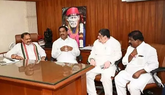 CONGRESS: అసంతృప్తులకు కాంగ్రెస్ బుజ్జగింపులు CONGRESS: అసంతృప్తులకు కాంగ్రెస్ బుజ్జగింపులు