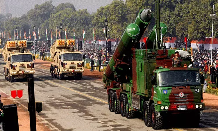 అమెరికా, ఫ్రాన్స్ సహా 80 దేశాలకు రక్షణ పరికరాలను విక్రయిస్తున్న భారత్.. అమెరికా, ఫ్రాన్స్ సహా 80 దేశాలకు రక్షణ పరికరాలను విక్రయిస్తున్న భారత్..