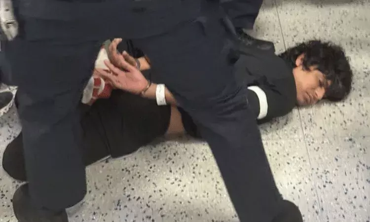 అక్రమ ప్రవేశం కారణం చూపుతూ భారతీయ విద్యార్ధిపై అమెరికా పోలీసుల అమానవీయ చర్య.. అక్రమ ప్రవేశం కారణం చూపుతూ భారతీయ విద్యార్ధిపై అమెరికా పోలీసుల అమానవీయ చర్య..