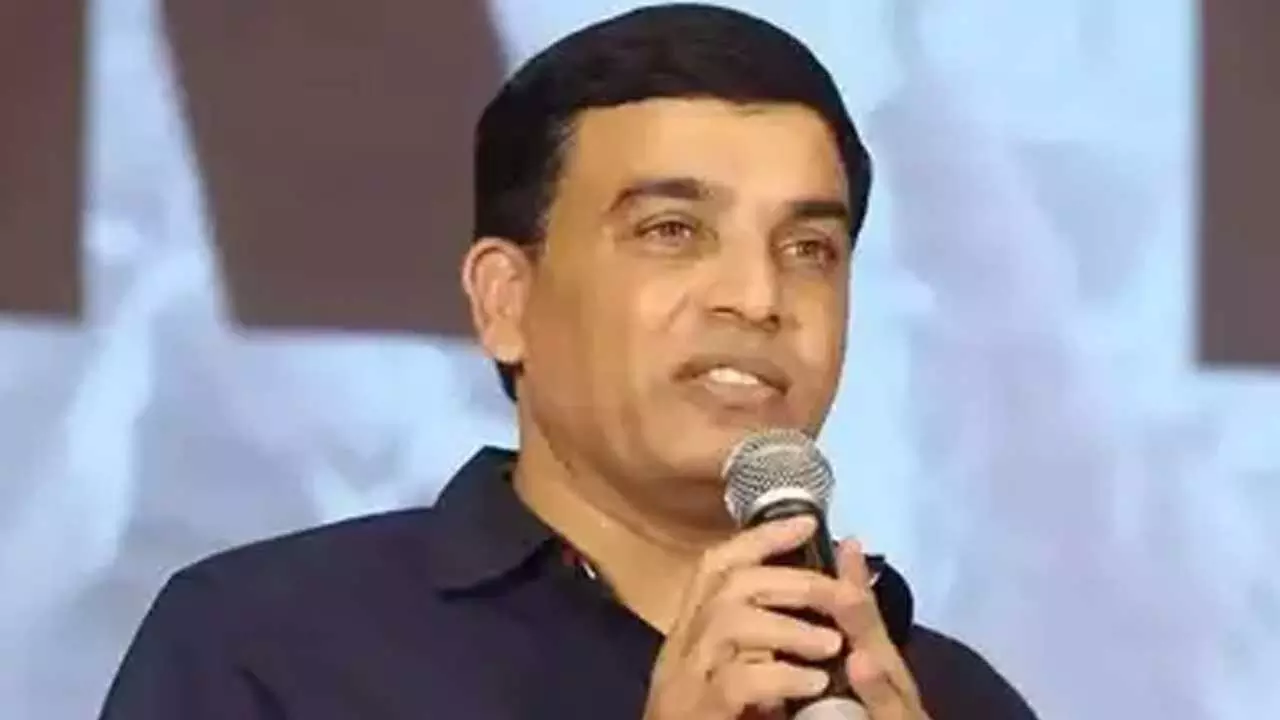 Dil Raju : దర్శకుల రెమ్యూనరేషన్, ట్రైలర్ల ఫేక్ వ్యూస్ : దిల్ రాజు Dil Raju : దర్శకుల రెమ్యూనరేషన్, ట్రైలర్ల ఫేక్ వ్యూస్ : దిల్ రాజు